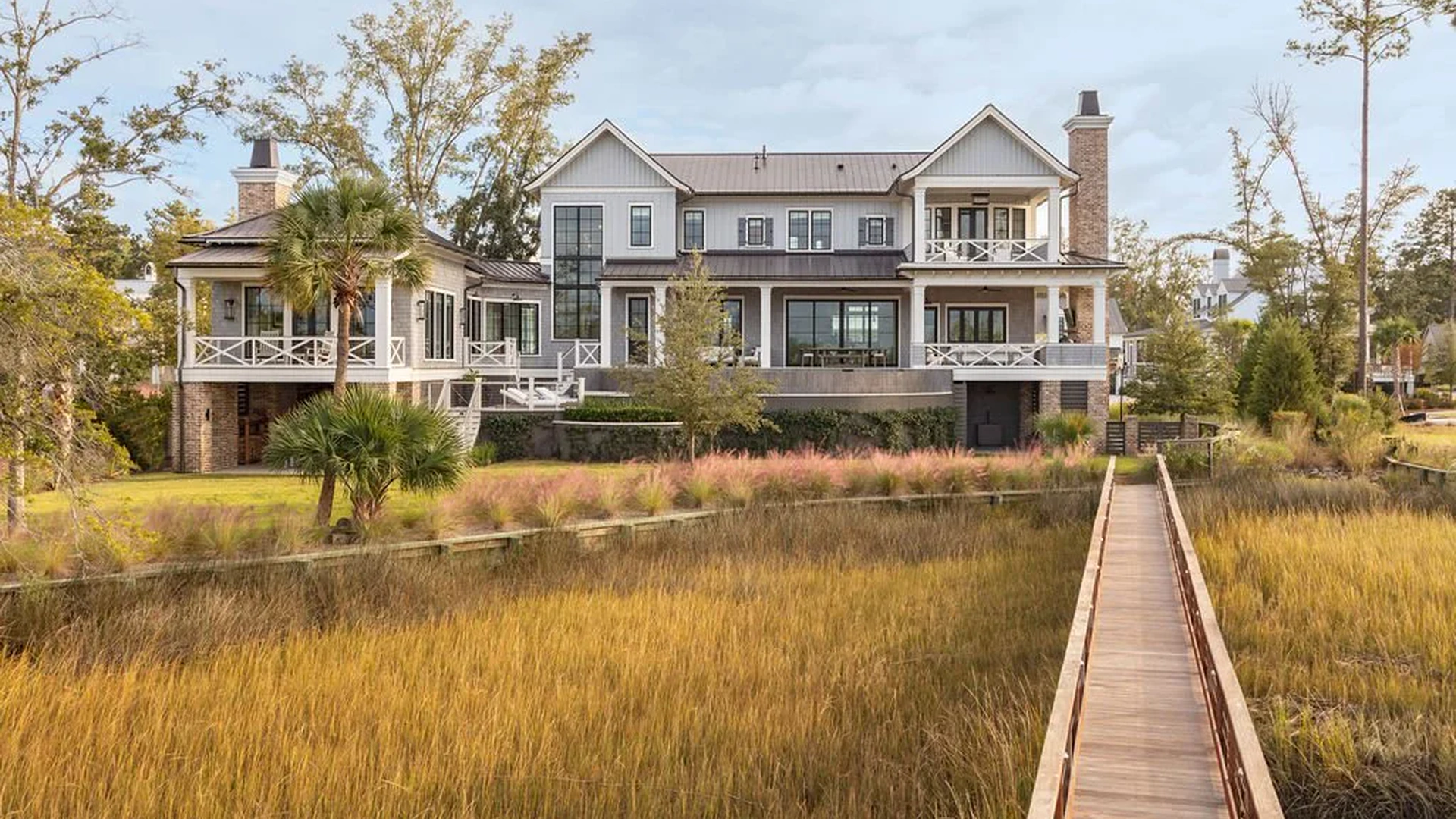 Captain's Island Creekside Manor